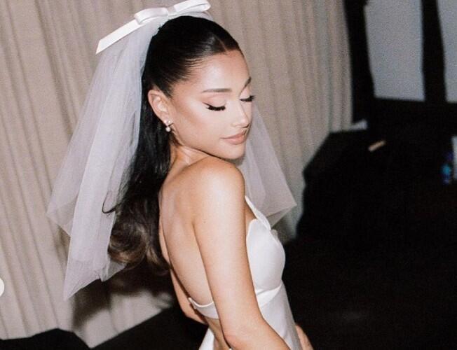 Ariana Grande high ponytail bridal look