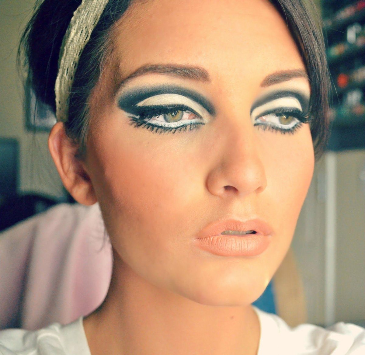 Blending pastel eyeshadow for mod 1960s finish