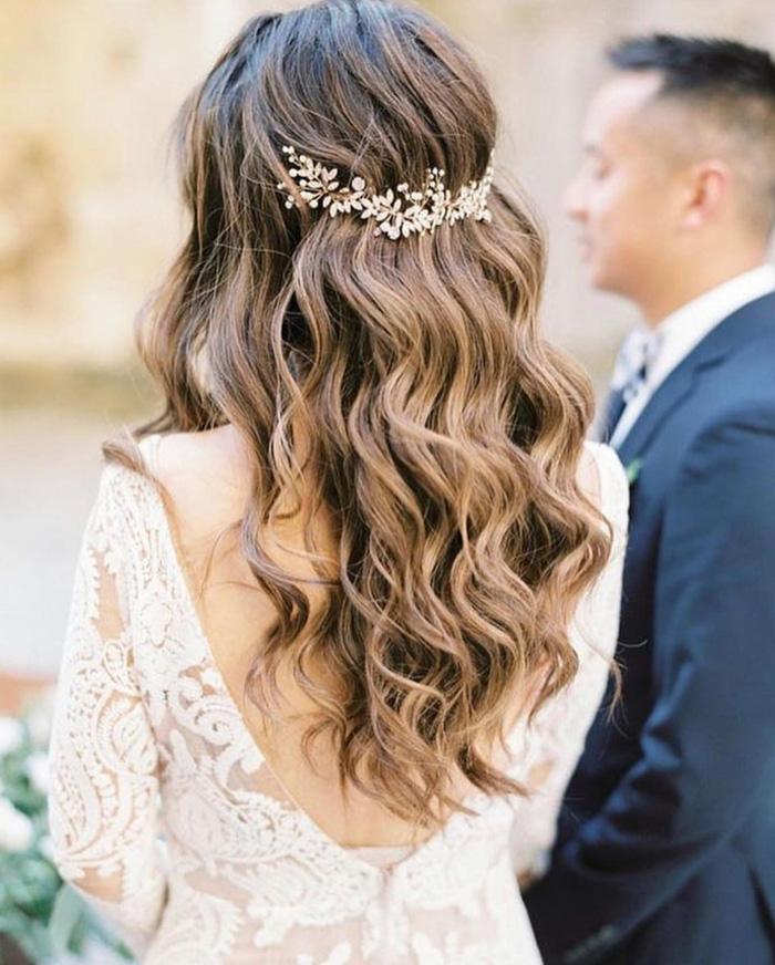 Bridal wavy hairstyle