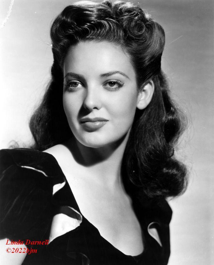 1940s inspired dark waves
