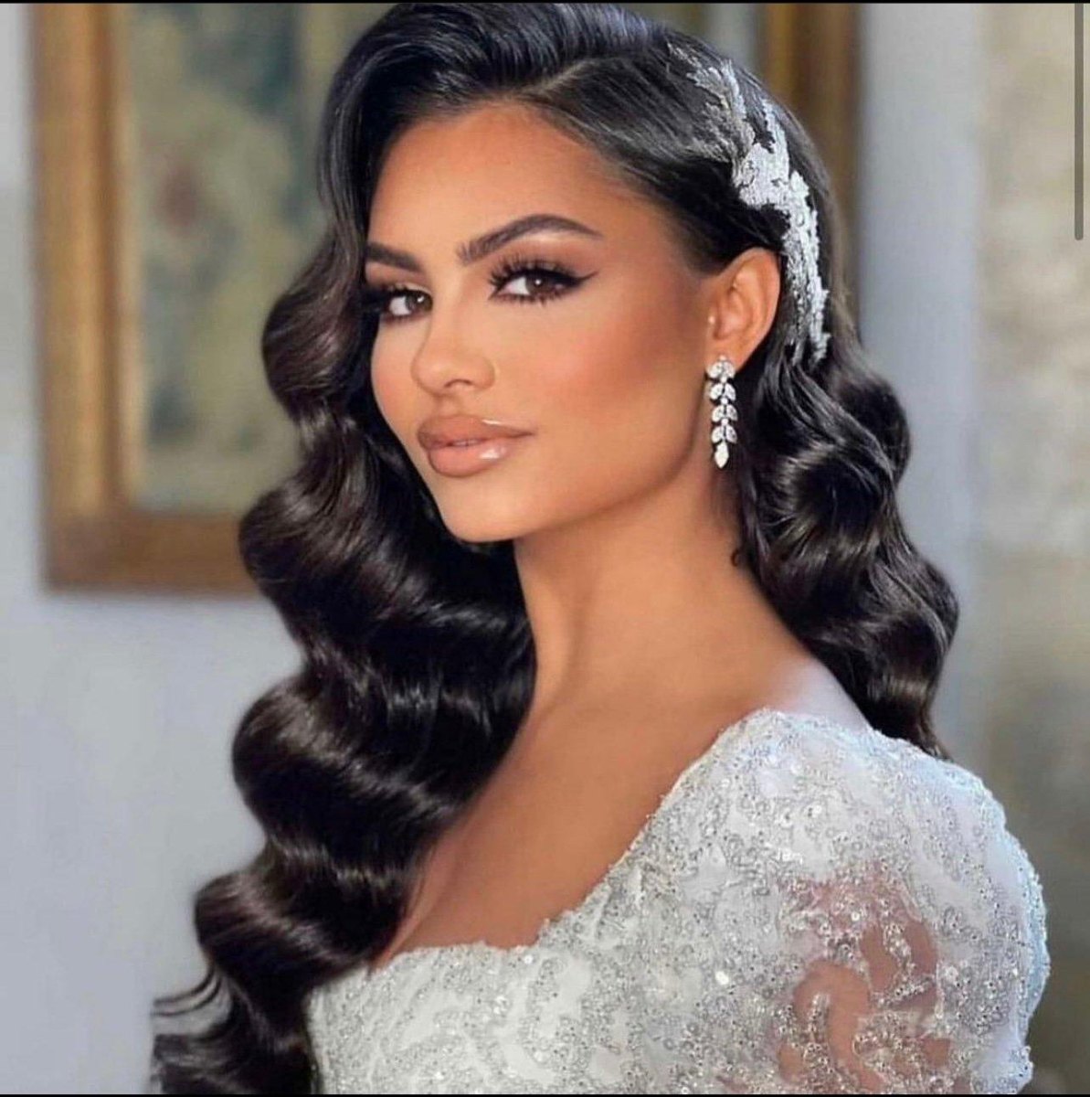 Hollywood waves bridal hairstyle