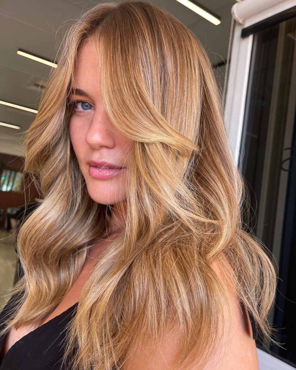 Golden blonde hair style