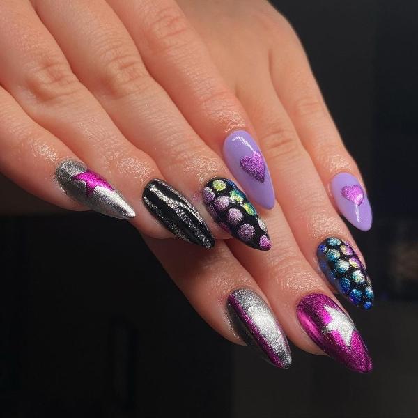Glitter stage Harry Styles nails