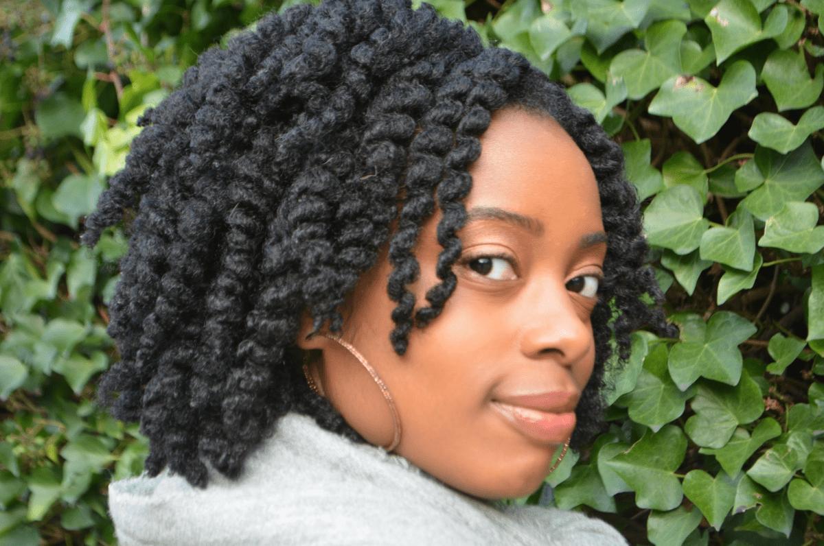 Woman with heatless natural hairstyle
