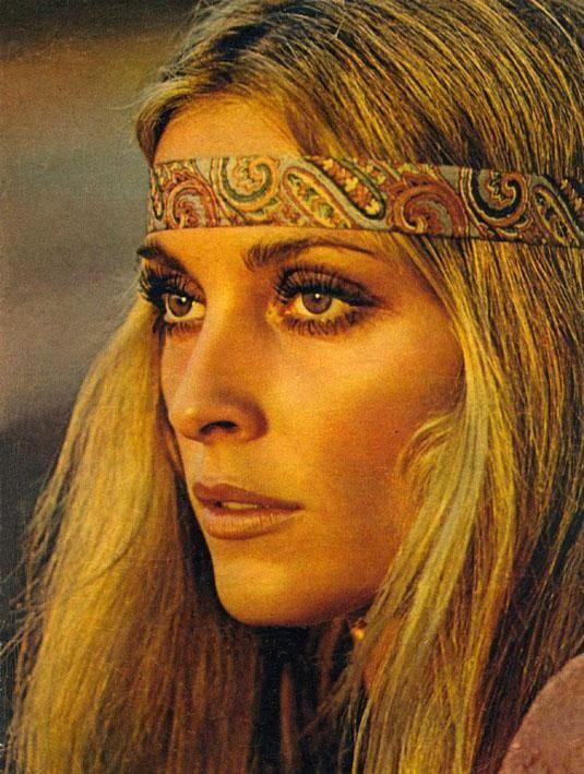 Natural hippie era 1960s makeup