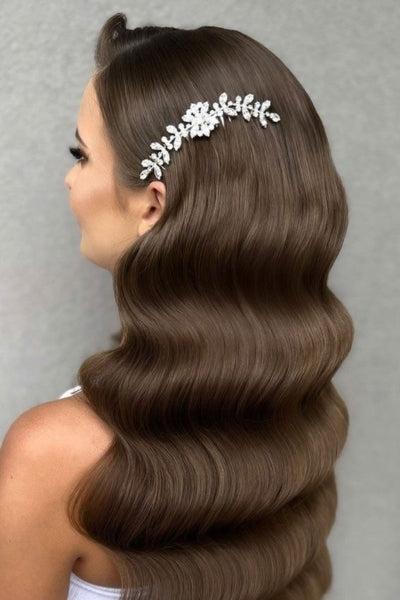 Hollywood waves with vintage accessories