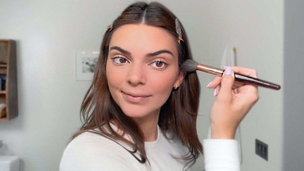 Kendall Jenner runway beauty recreation