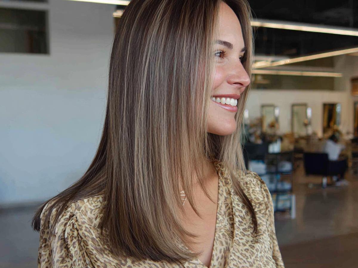 Straight Ash Brown Highlights