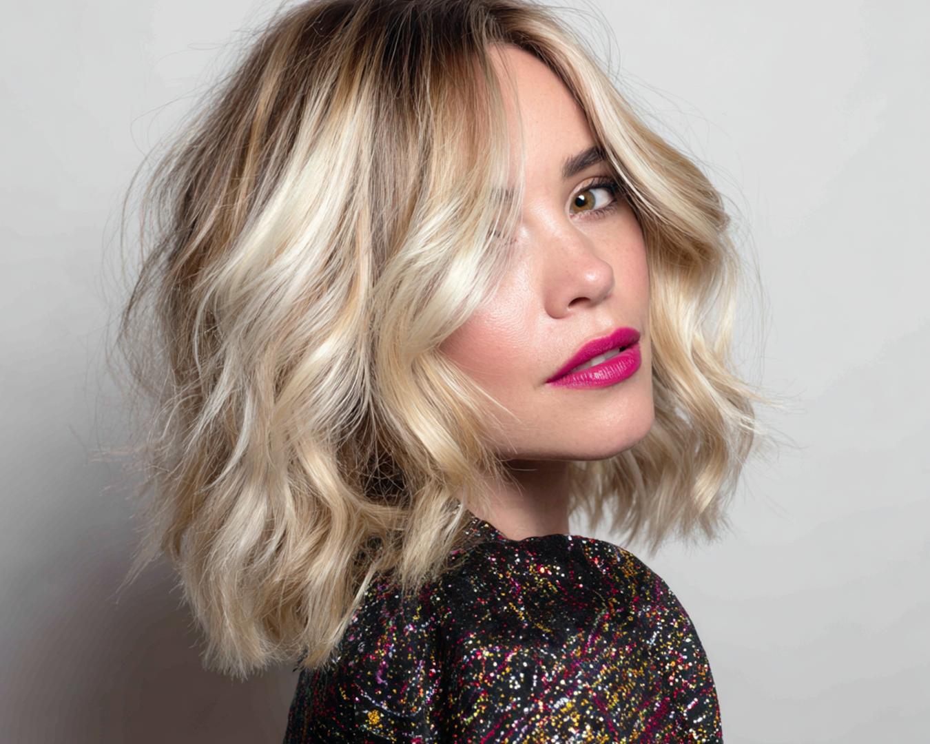 Blonde Wavy Bob With Lowlights