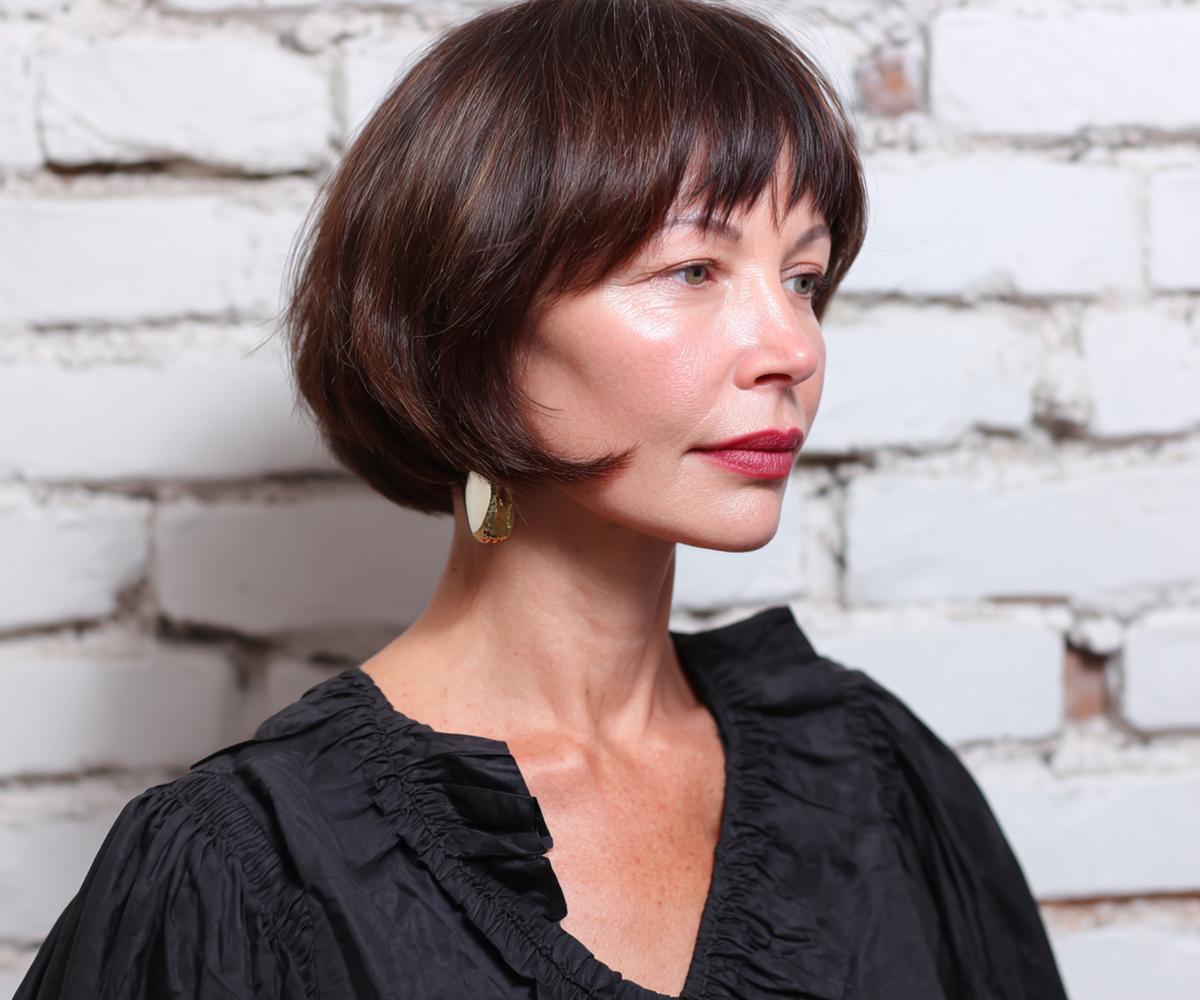Rounded Dark Bob With Fringe