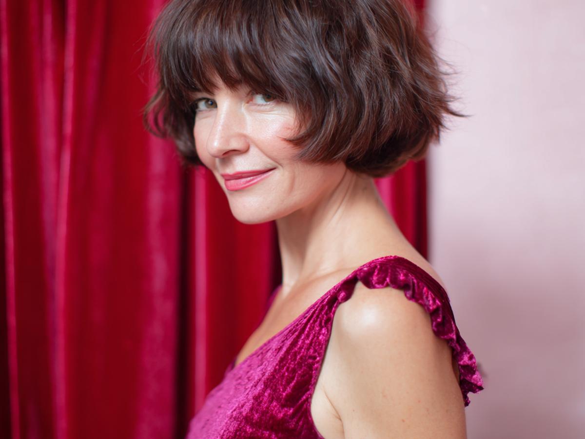 Wavy Bob With Soft Fringe