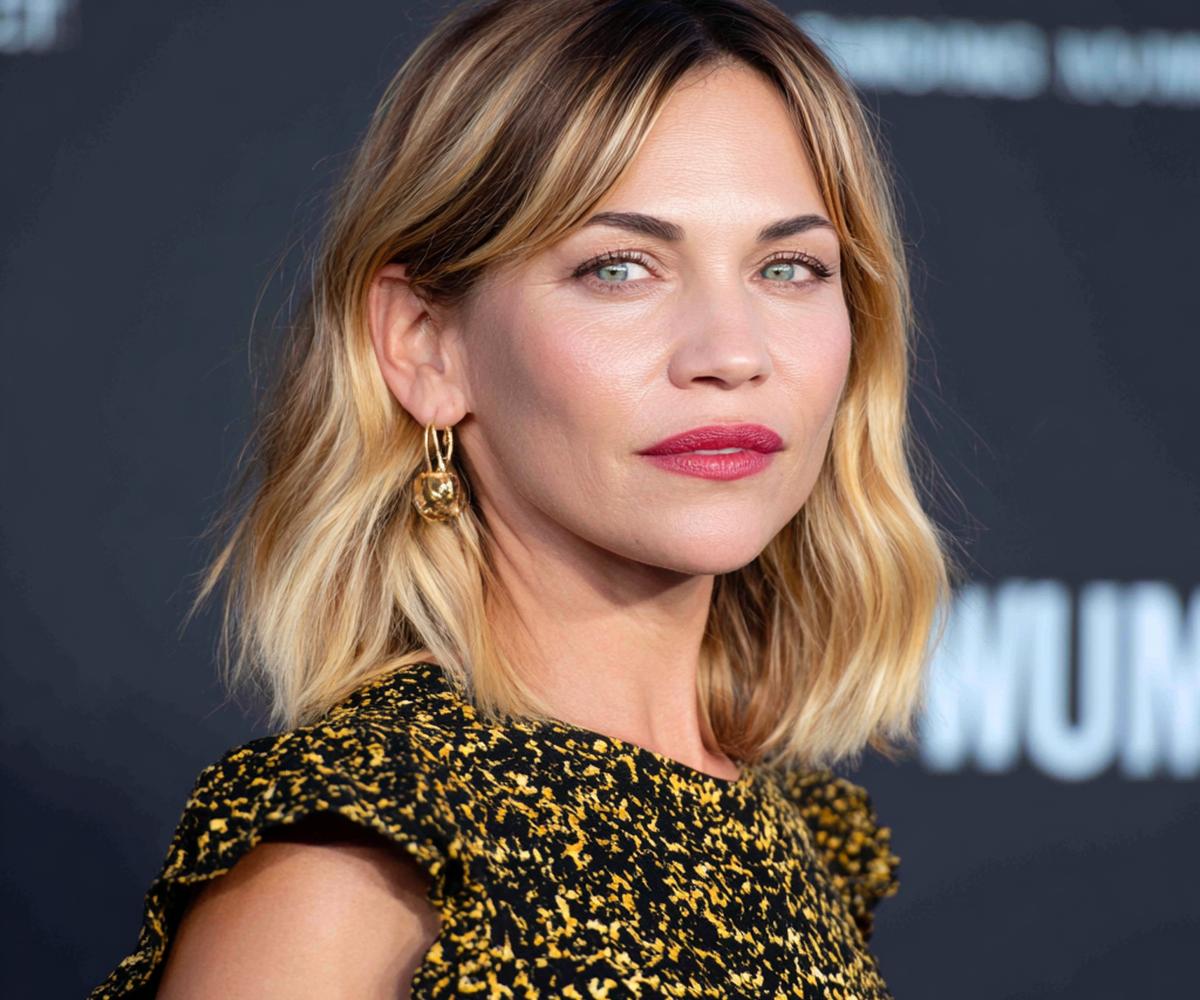 Textured Blonde Bob With Brown Streaks