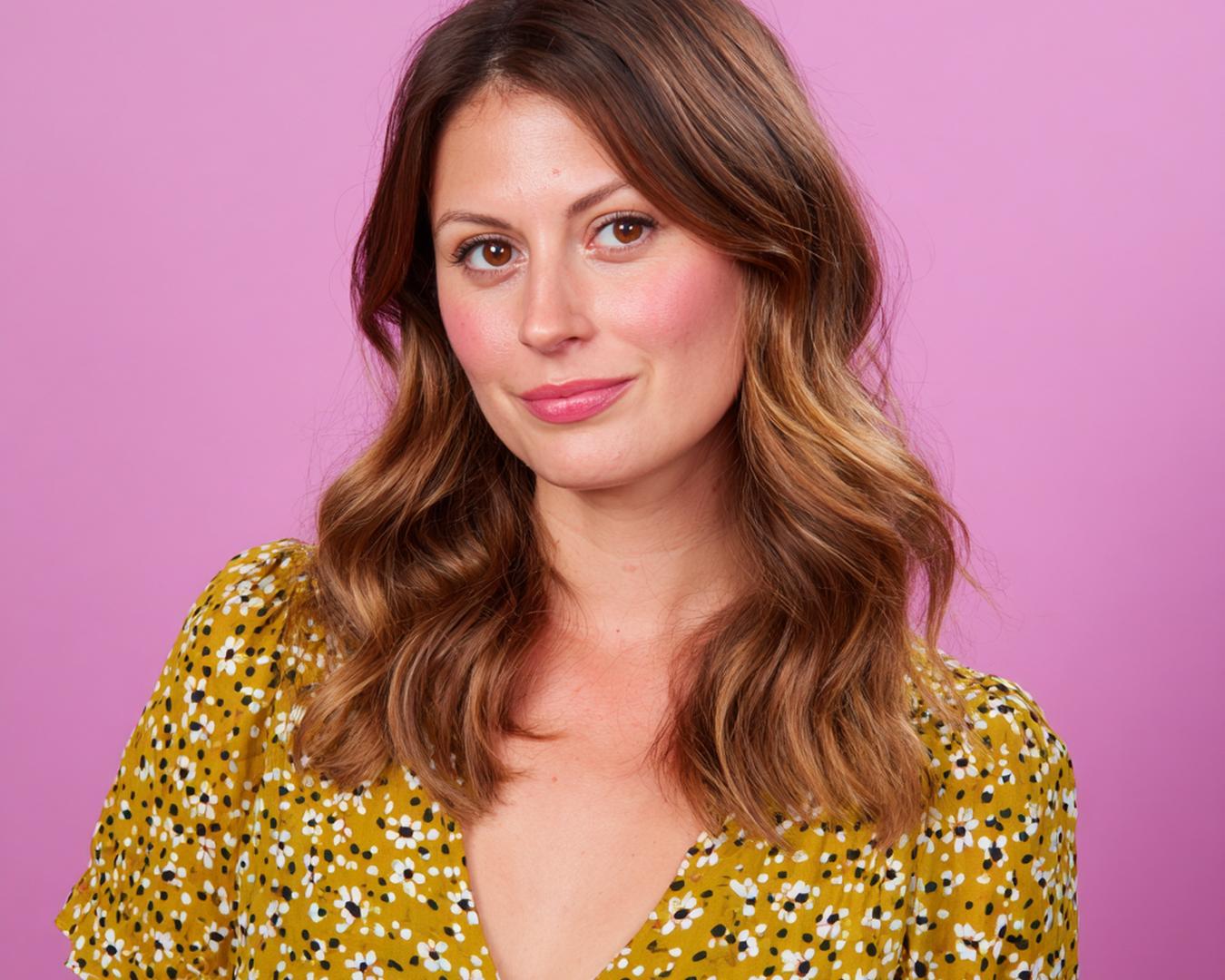 Medium Wavy Golden Brown Highlights