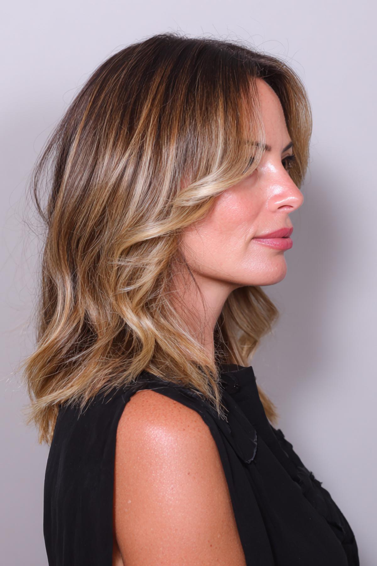 Wavy Lob Blonde Highlights