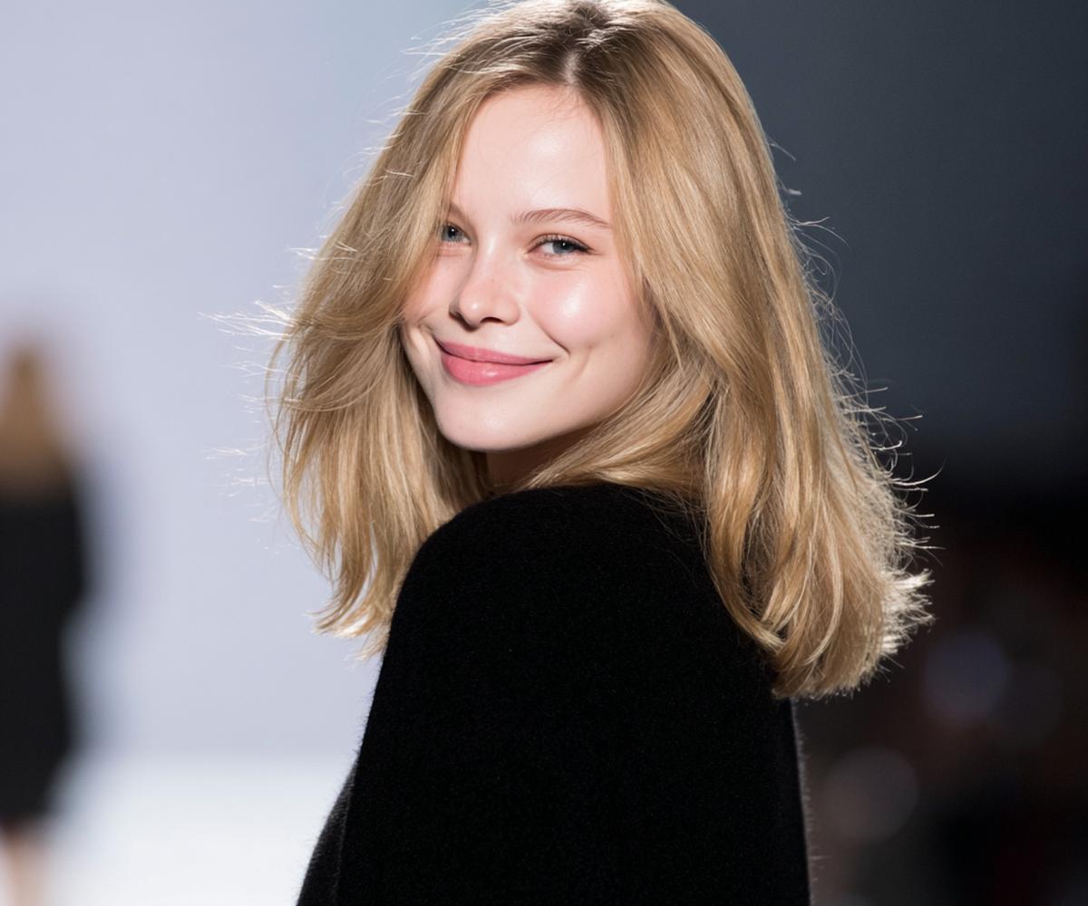 Light Blonde Straight Lob