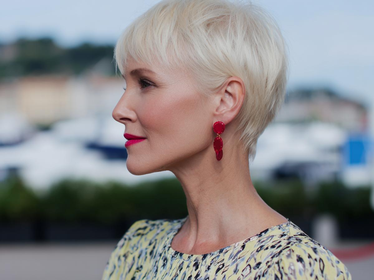 Platinum Pixie With Side Fringe