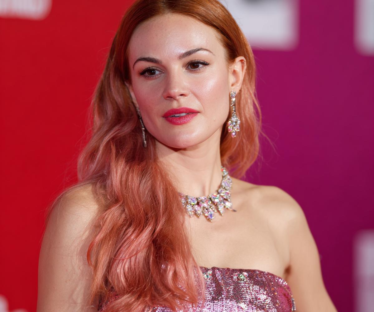 Long Rose Waves With Root Shadow