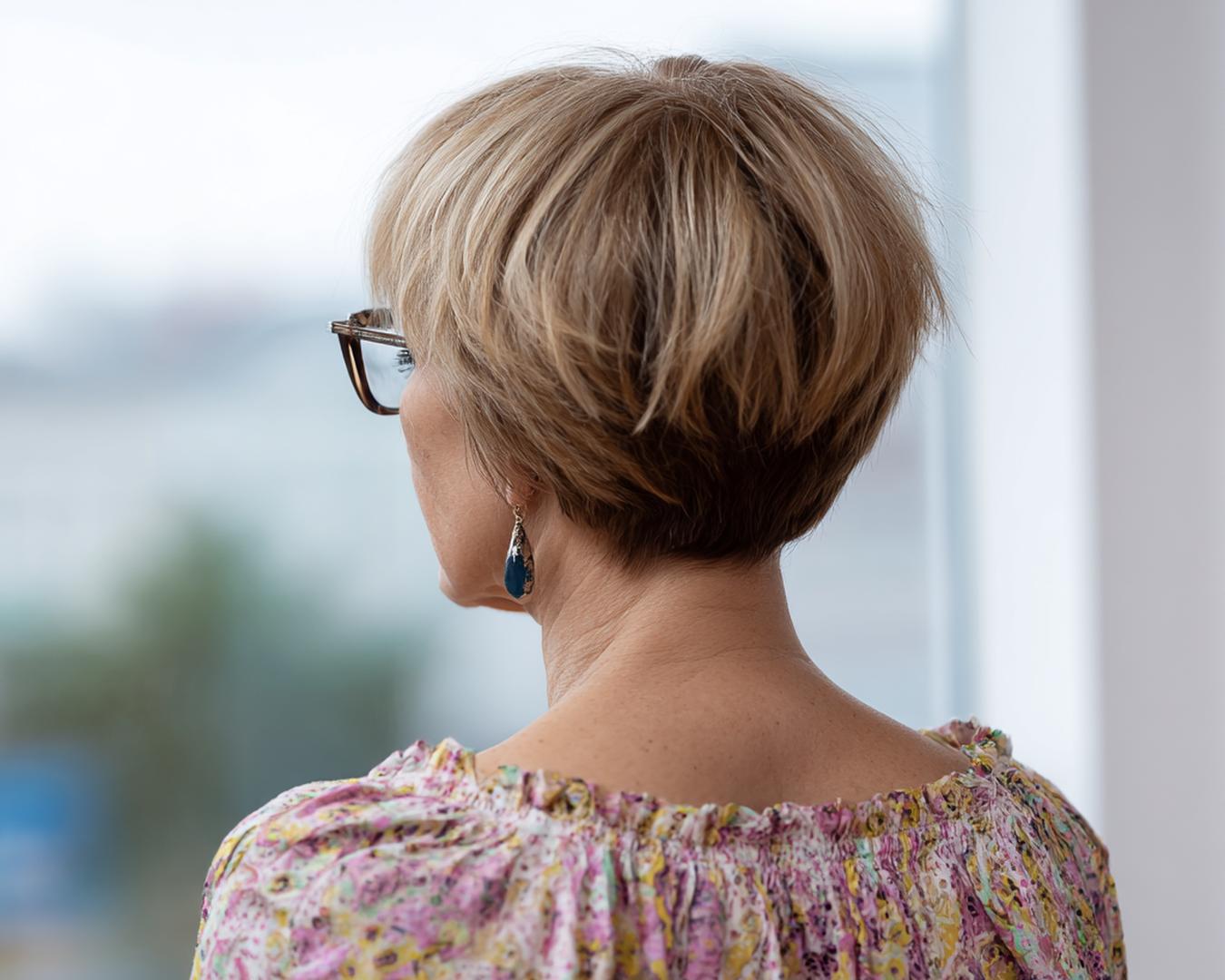 Rounded Layered Bob With Highlights