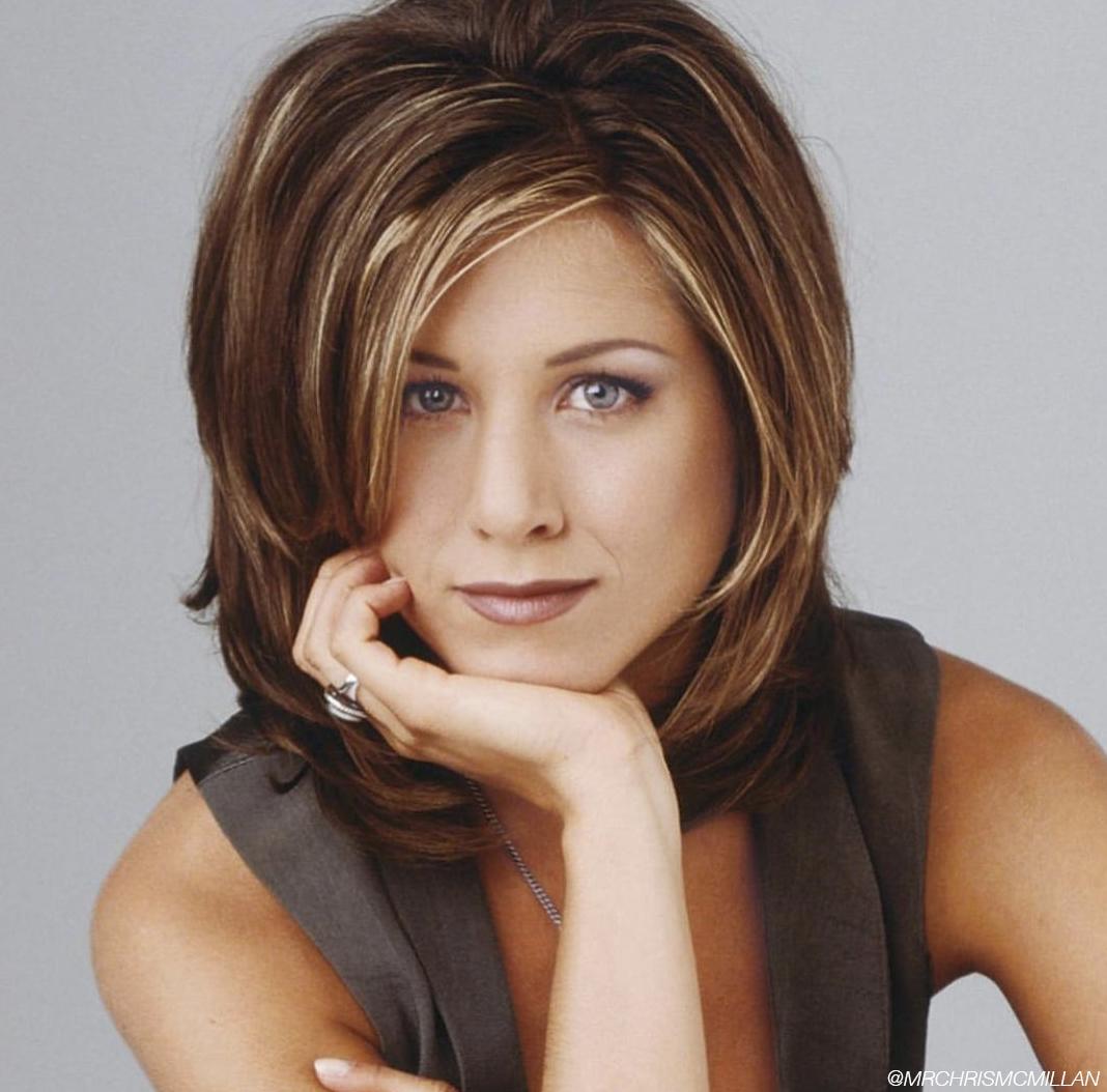 Jennifer Aniston layered haircut with face framing layers