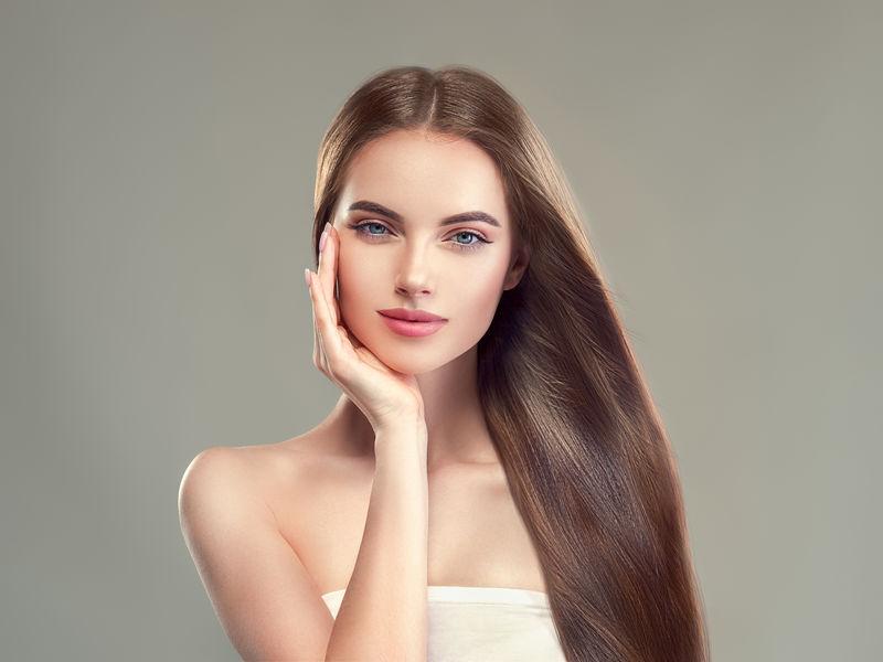 Glossy moisturised long hair