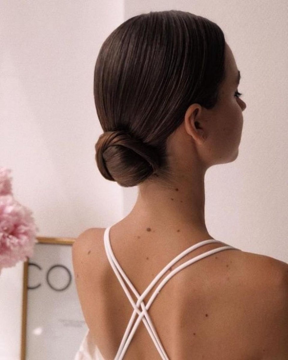 Minimalist wedding guest hair