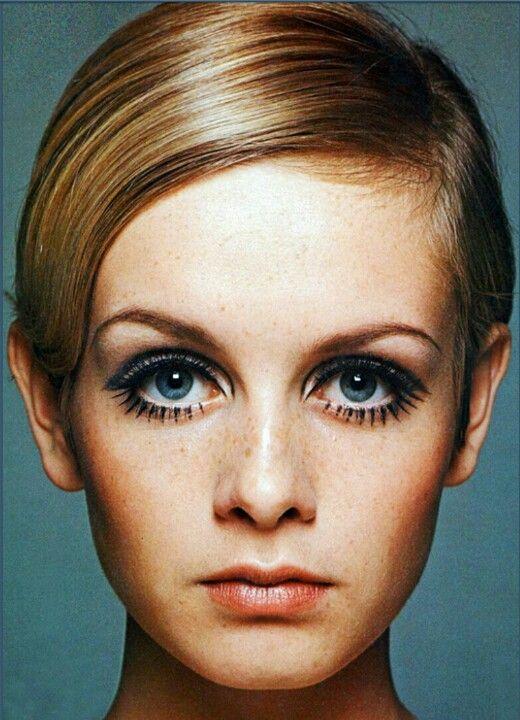 Rounded mod eye makeup shape