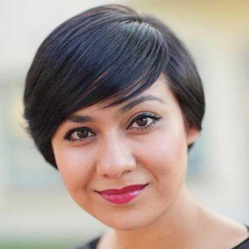 Short haircut flattering round face