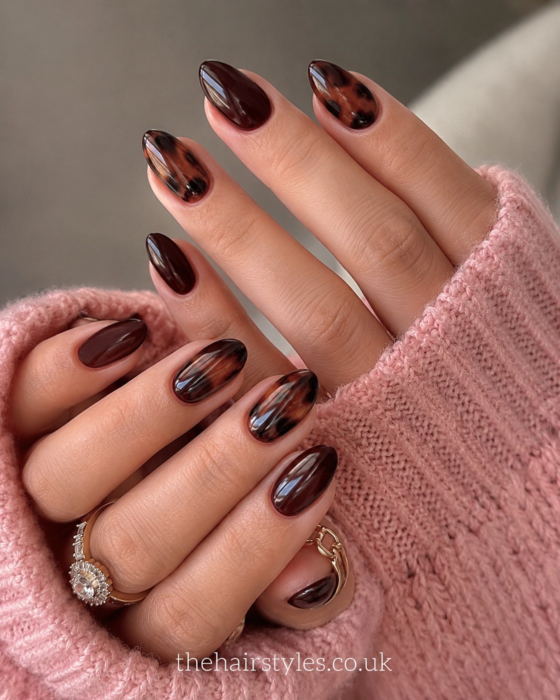 9 Short Natural Nail Designs That Actually Suit Real Hands