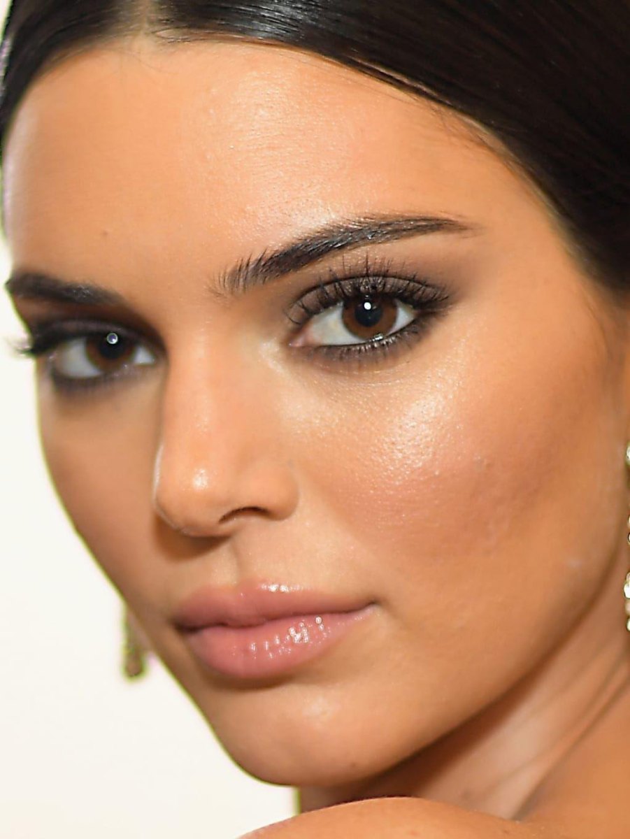 Kendall Jenner brown smokey eye