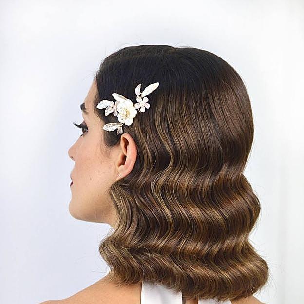 Vintage wedding guest hairstyle waves