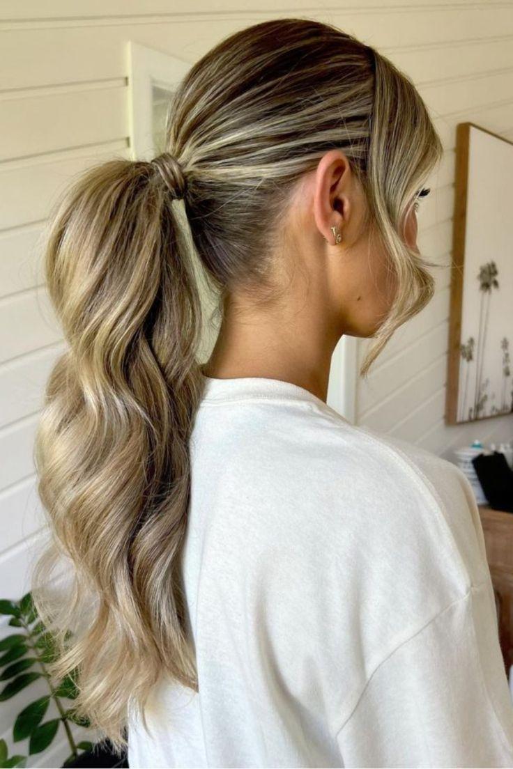 Wavy ponytail hairstyle