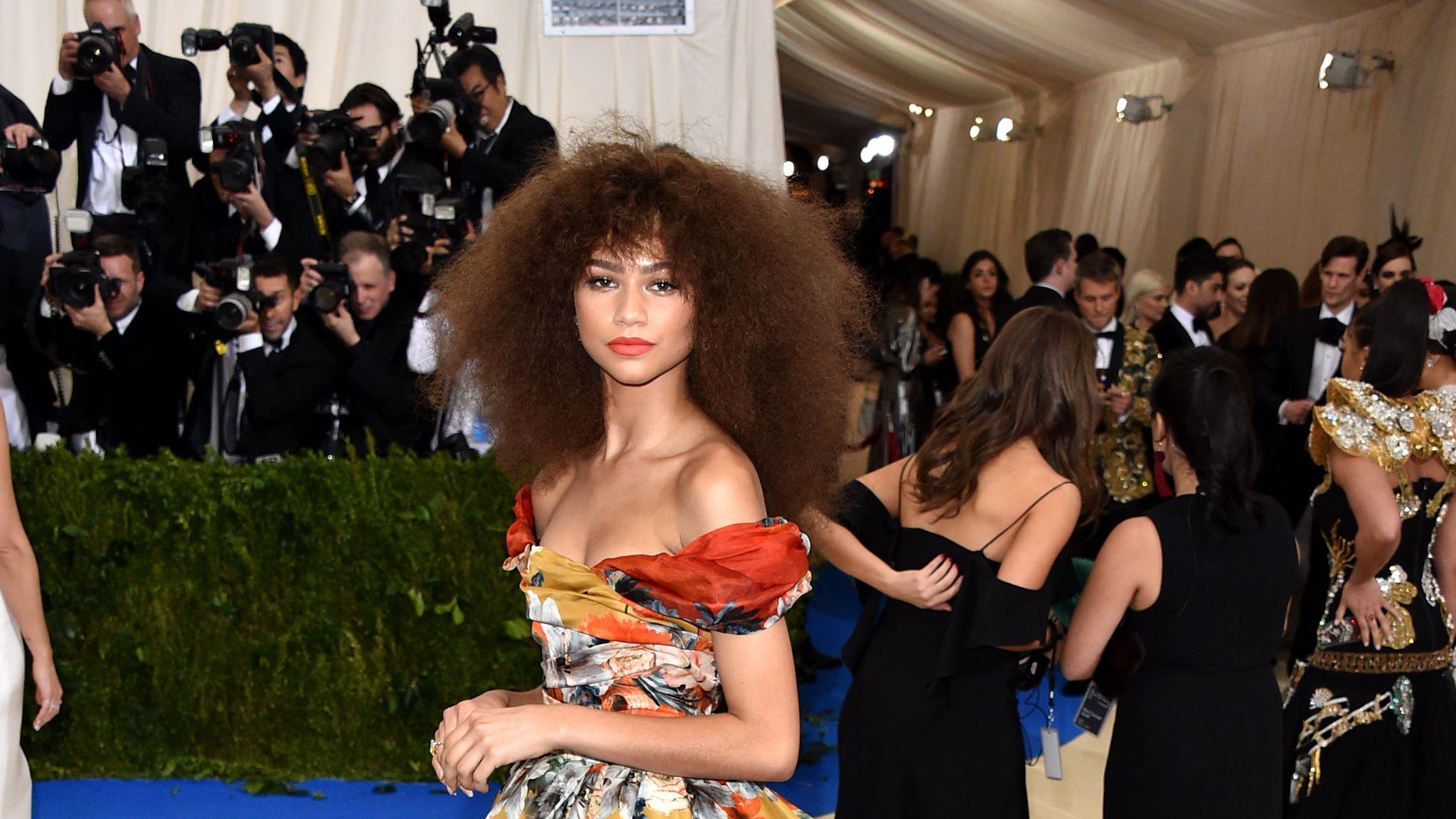 Zendaya elegant curly glam hairstyle